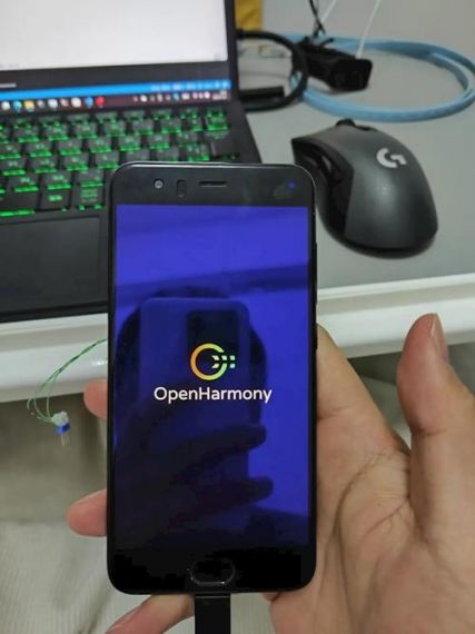 不是安卓!小米6移植OpenHarmony开源鸿蒙操作系统:成功开机