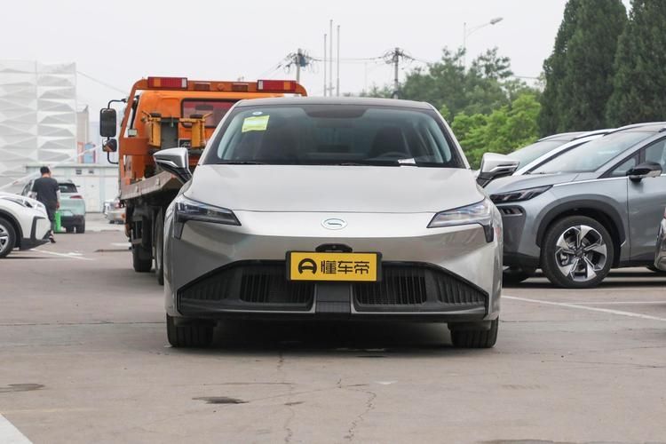 广汽埃安 AION S 新增车型上市:510km 续航,售价 14.98 万元