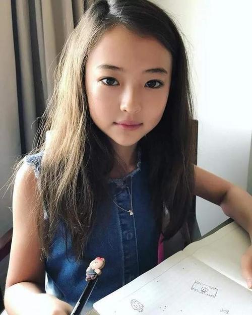 萝莉女孩 萝莉女孩