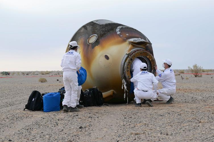 宇宙飞船着陆