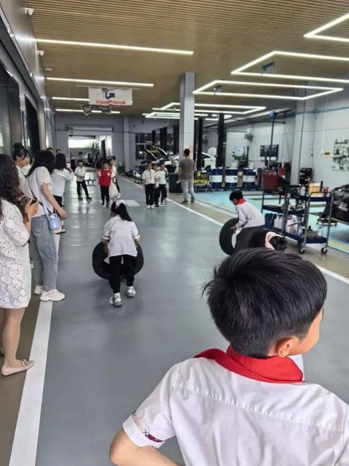 儿童汽车修理工场 儿童汽车修理工场