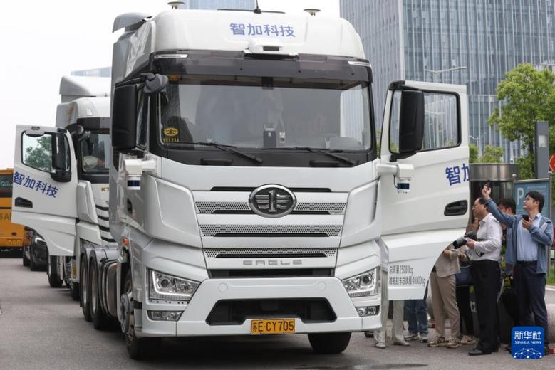 卡车驾驶运输车