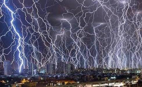 天雷滚滚 天雷滚滚