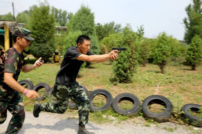 武器射击跑 武器射击跑