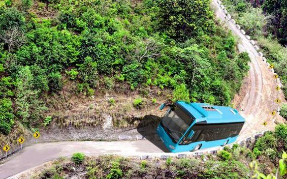 越野山路巴士驾驶