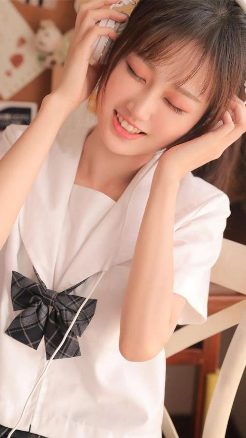 受欢迎的高的学校女孩们生活