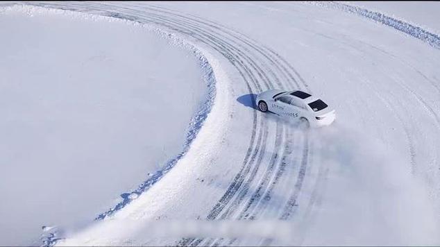 雪飘移