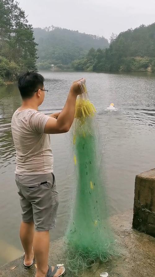 网鱼的人 网鱼的人