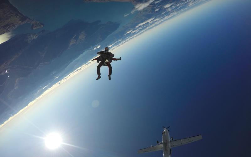 飞下高空自由落体