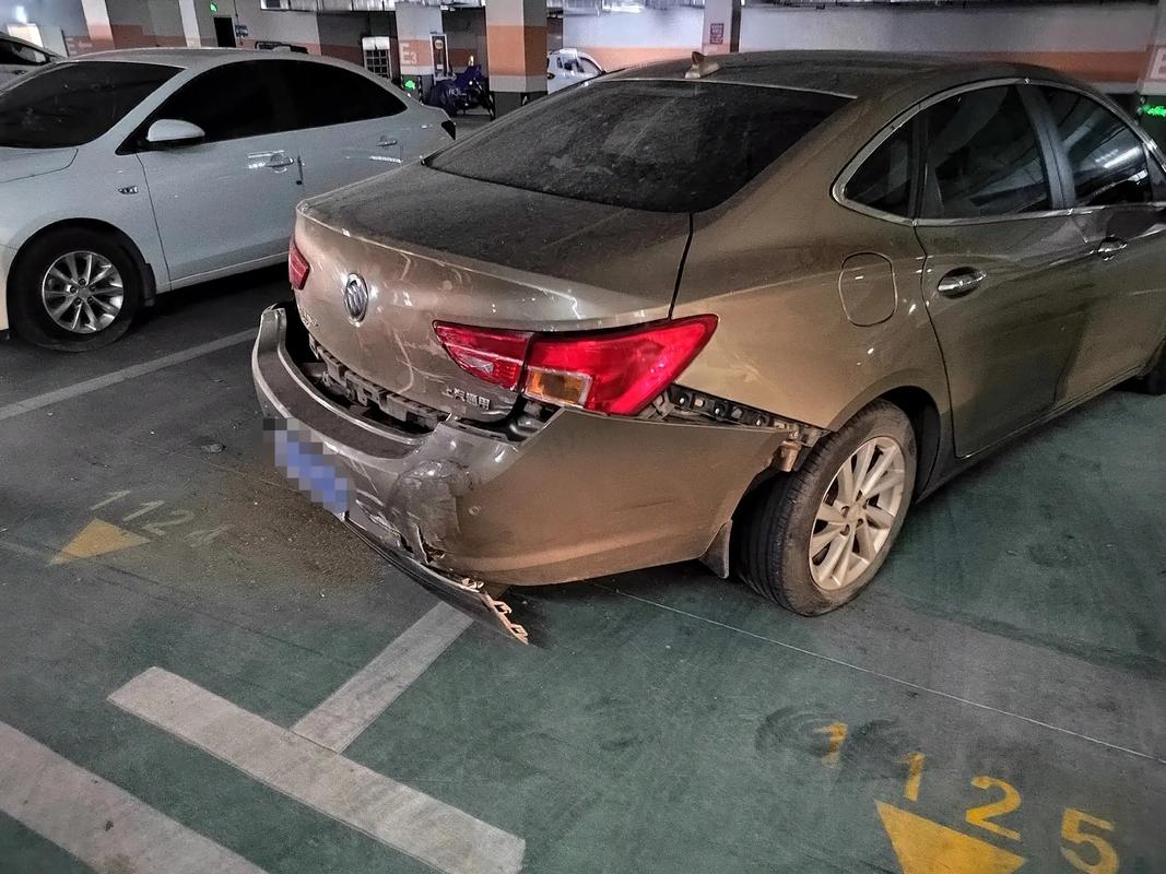 撞撞撞车 撞撞撞车