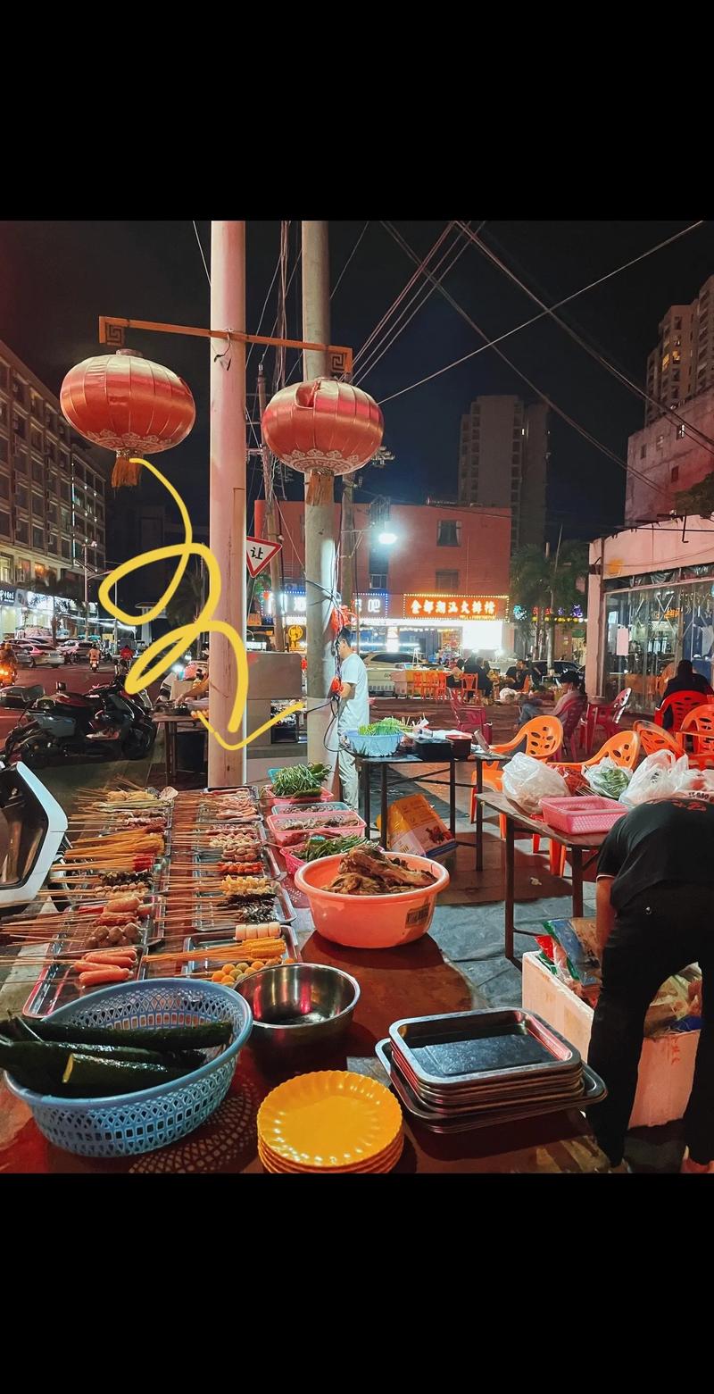 路边的夜宵摊