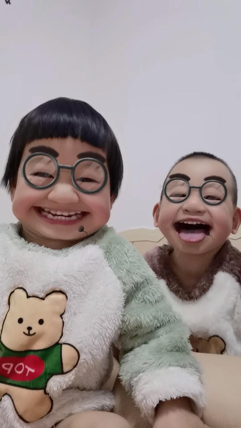 婴儿拍什么抖音搞笑