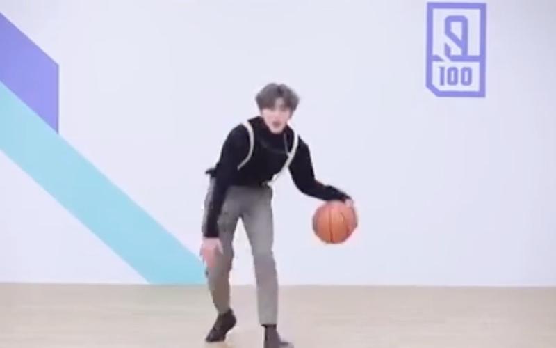 抖音胯下运球什么梗