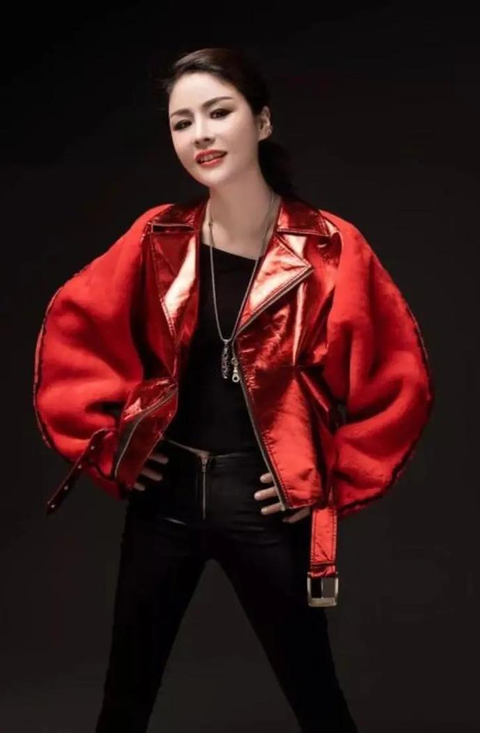 抖音独臂歌手叫什么