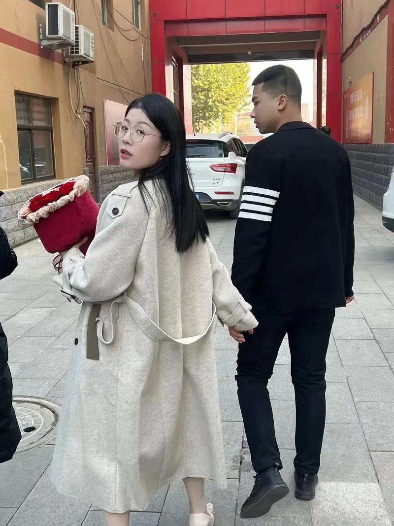 抖音订婚配什么歌曲