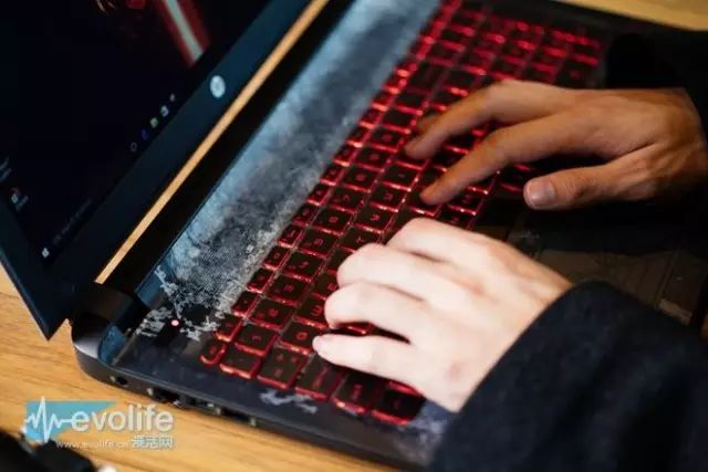 桌面电脑打开没有鼠标箭头_桌面电脑打开没有图标_为什么电脑打开没有桌面