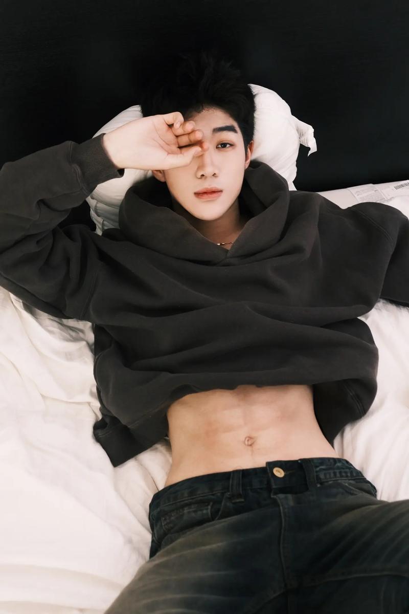 苹果手机如何p图让腹肌明显