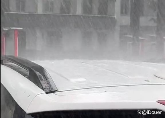 高温冰雹同台 成都为何冰火两重天