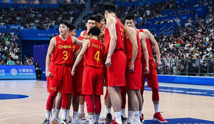 中国男篮热身赛险胜波黑队