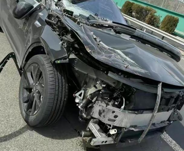 理想汽车“撞”上了硬骨头