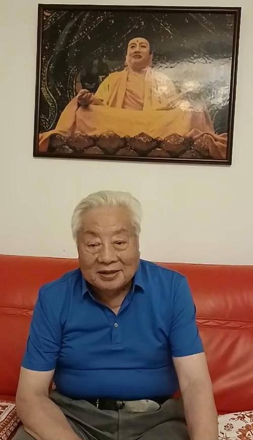 闫妮悼念朱龙广 曾在武林外传演父女
