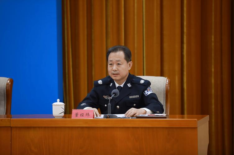 以国安部长首次在圣殿山公开祈祷