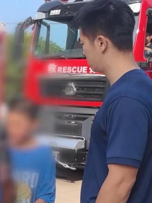 男孩报假警 奶奶得知后瞬间“暴走”