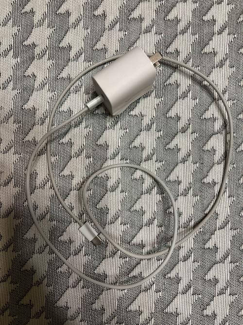 如何拆苹果充手机电器线