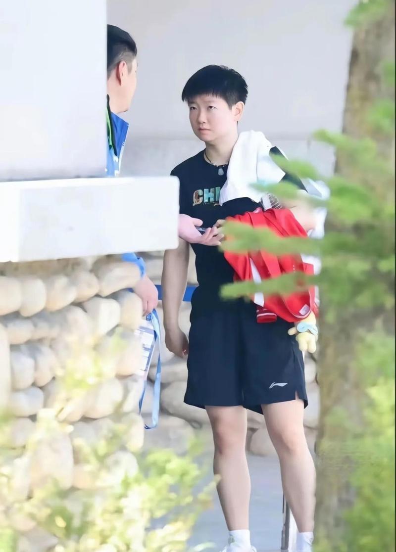 孙颖莎被罚黄牌