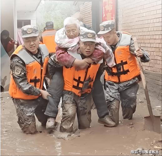子弟兵的背永远是最坚实的依靠