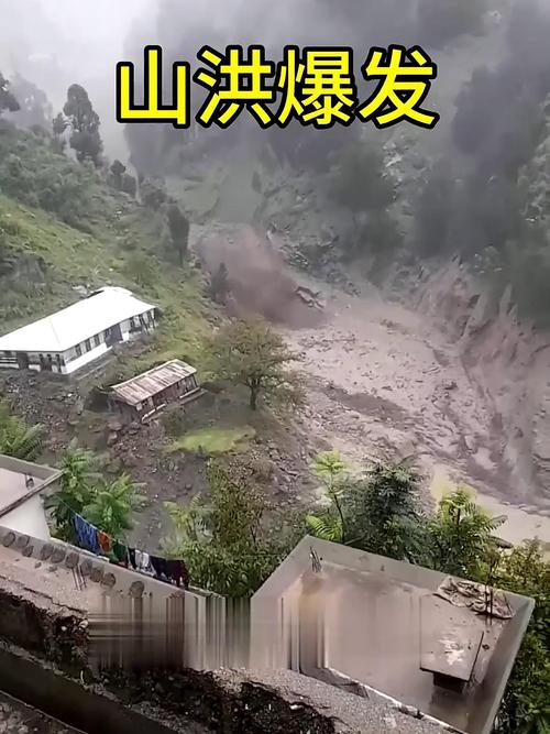 甘肃榆中灾民：洪水从山体倾泻而下