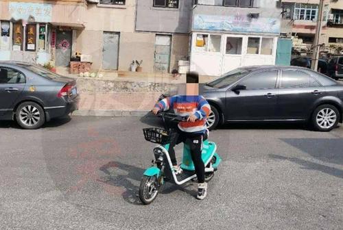 未成年人骑“四座”共享电车被约谈