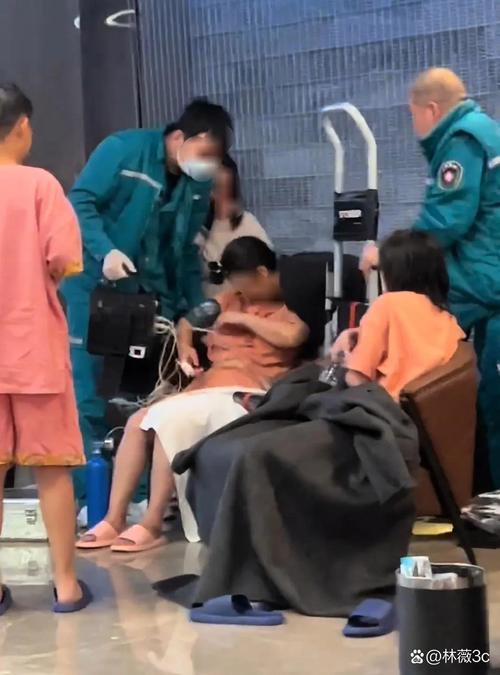 女子称在洗浴店女浴区内撞见男子