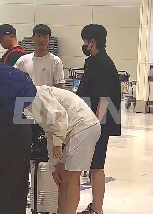 登机时孙颖莎差点迟到