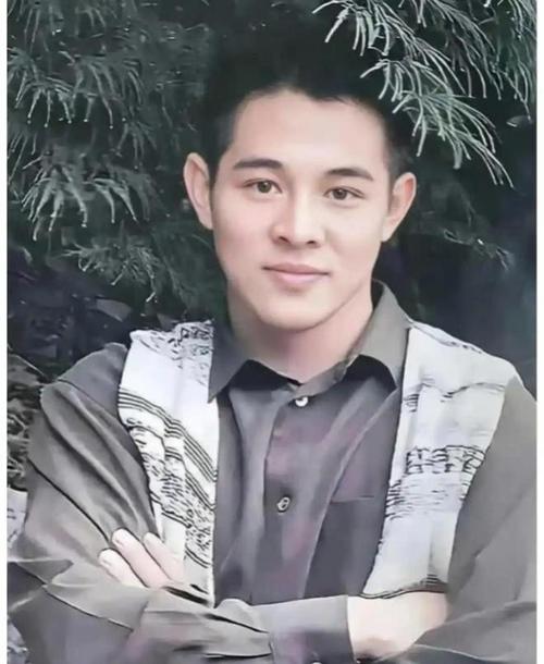 李连杰患甲亢