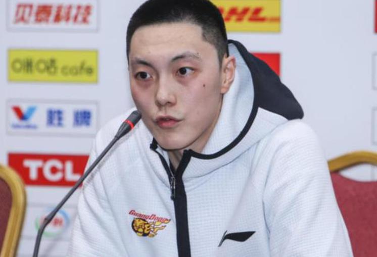 胡明轩空砍26分遗憾错失绝杀