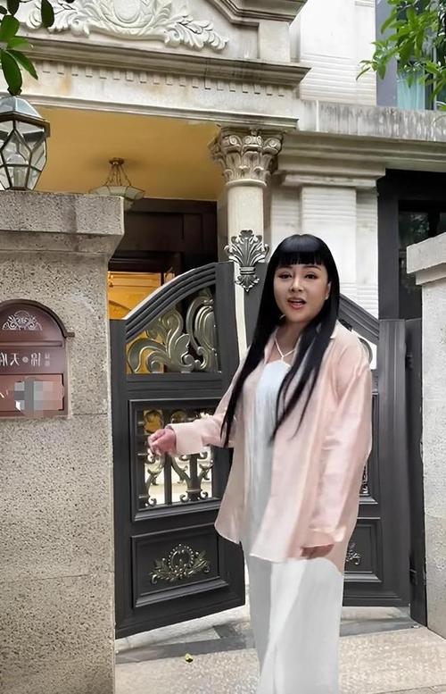 好友：千百惠最无忧无虑的日子在成都