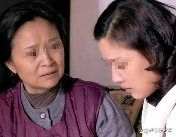 得知俩孙子均非亲生后奶奶崩溃