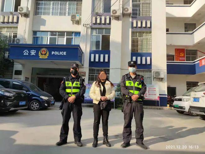 女子辱骂多人称认识大把警察被行拘