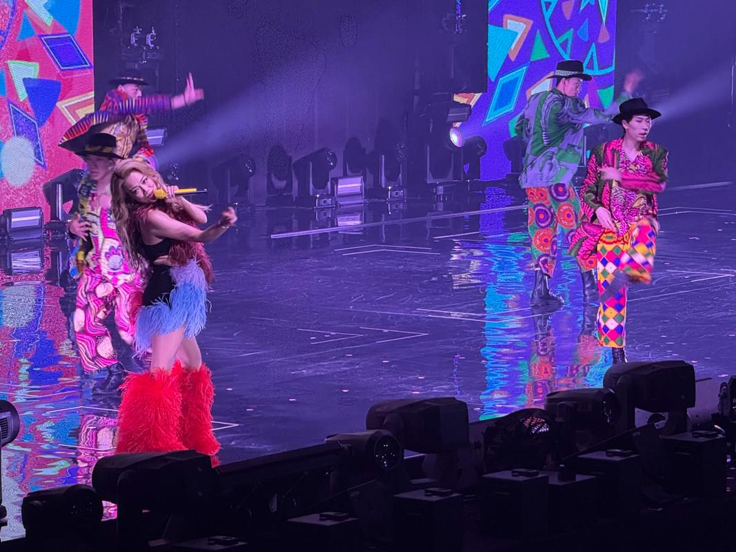 容祖儿演唱会从红馆开到县城校操场