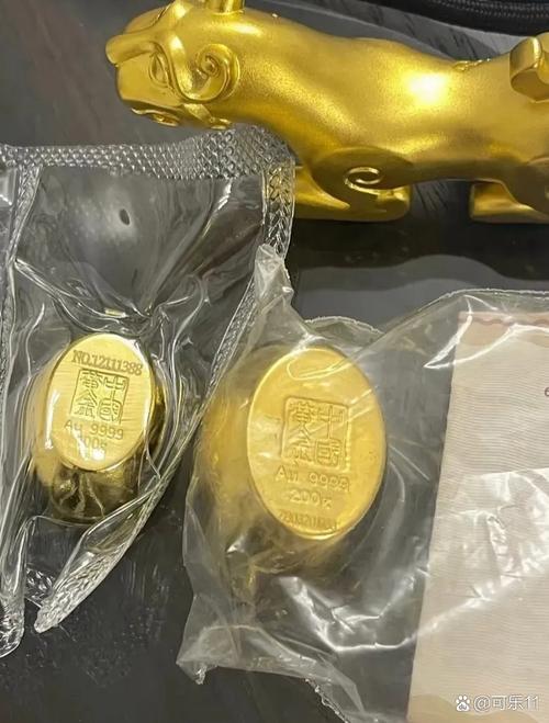 男子去世存款剩7块5:留满屋赝品古董