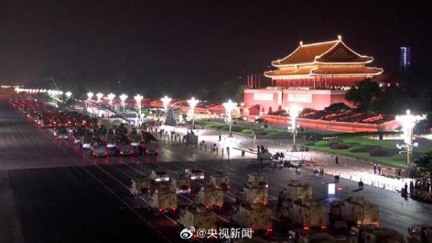 九三阅兵天安门广场布置正式亮相
