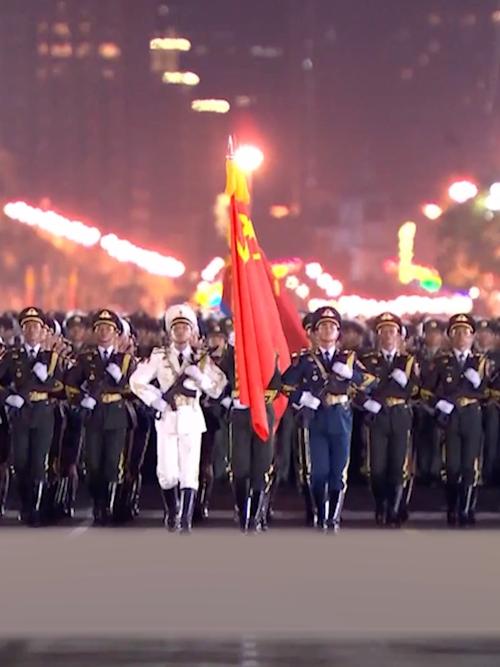 九三阅兵最后一次夜间演练画面