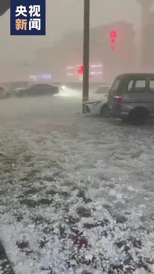 近40℃高温的杭州突降冰雹