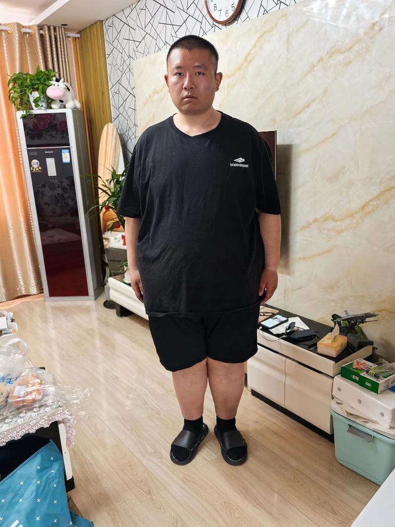男子10年暴涨100斤半年减30斤