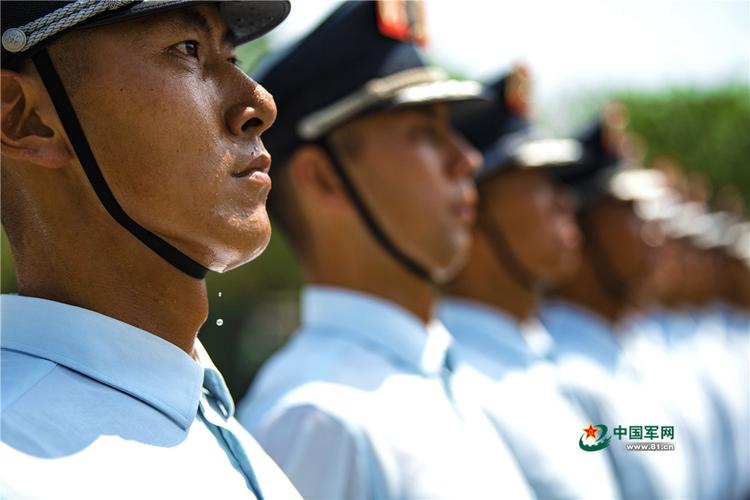 这是你没见过的阅兵训练画面