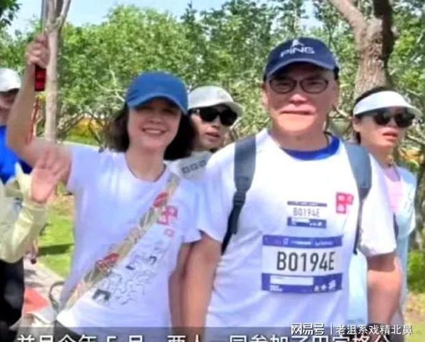李国庆大婚后与老婆共度七夕