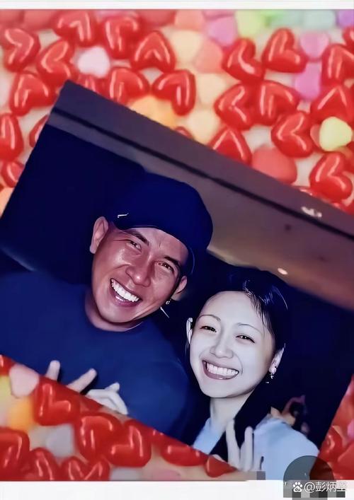 具俊晔七夕看望大S 墓地摆满合照