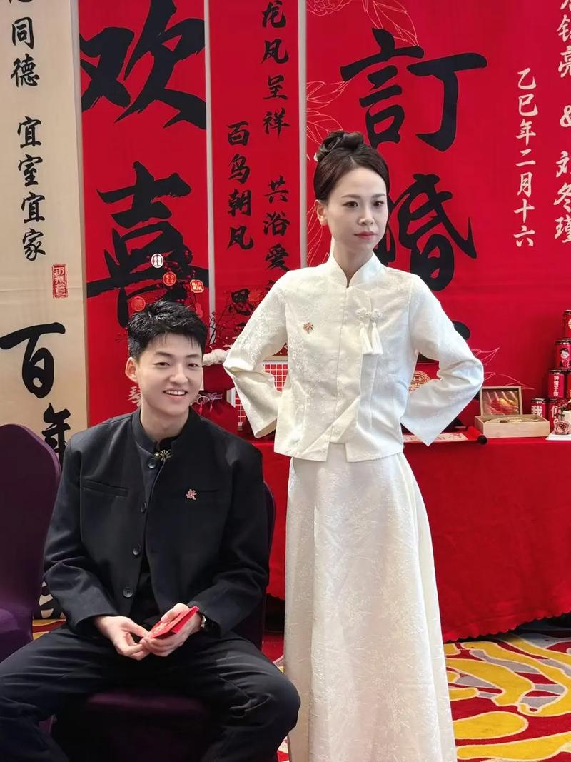男子16年后偶遇初恋光速订婚