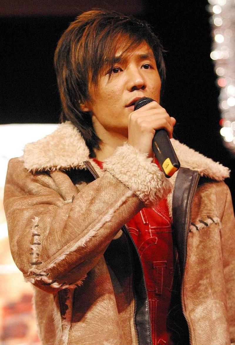 朴树演唱会状态不佳鞠躬道歉